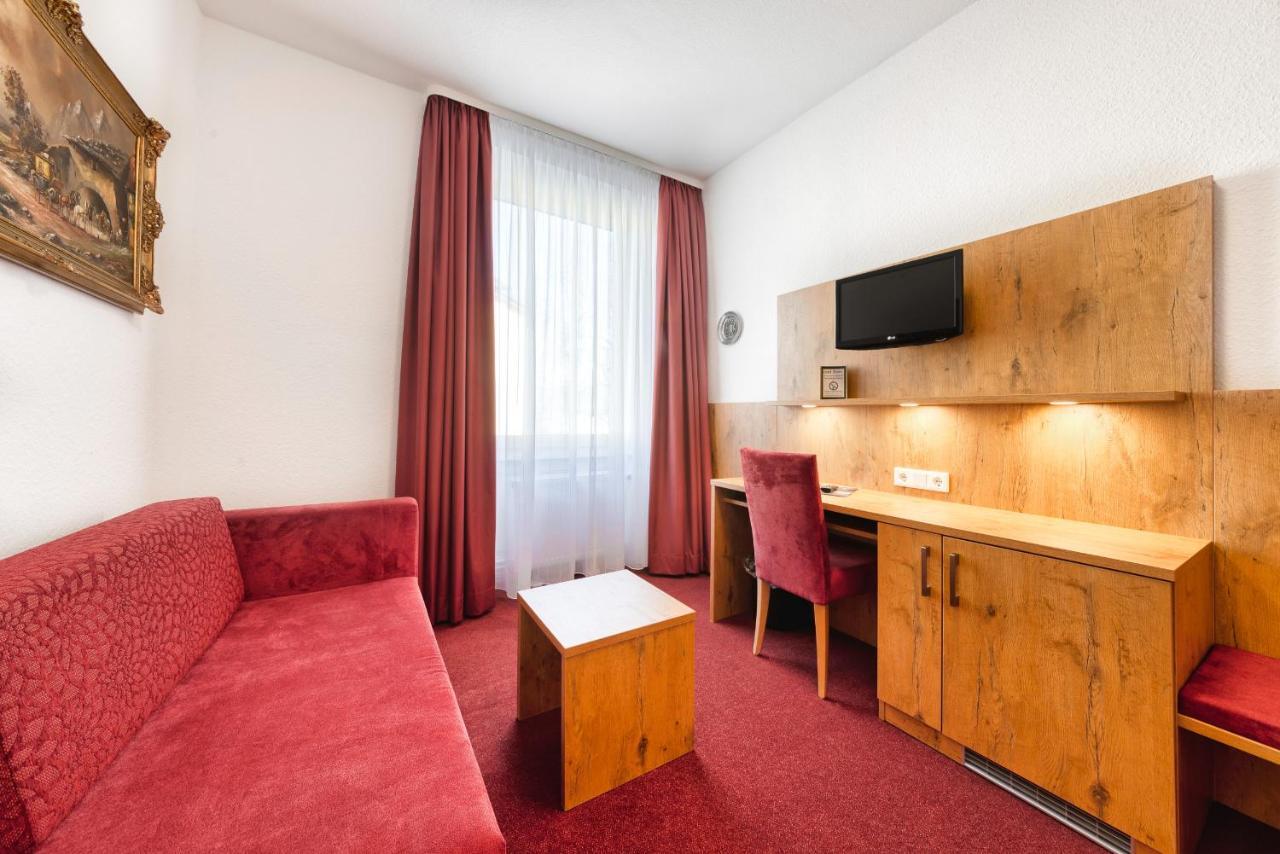 Hotel Krone Rielasingen-Worblingen ภายนอก รูปภาพ