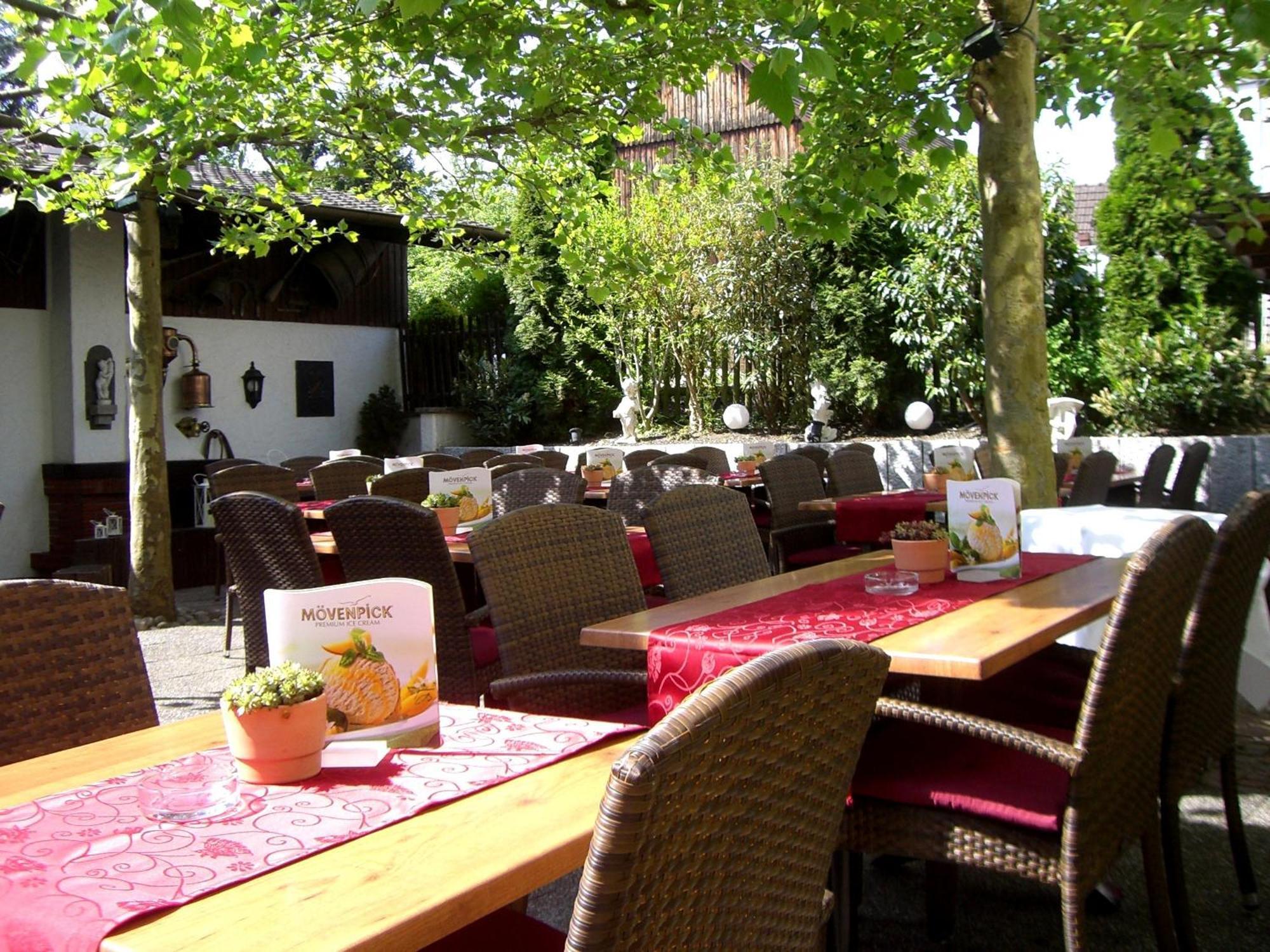 Hotel Krone Rielasingen-Worblingen ภายนอก รูปภาพ