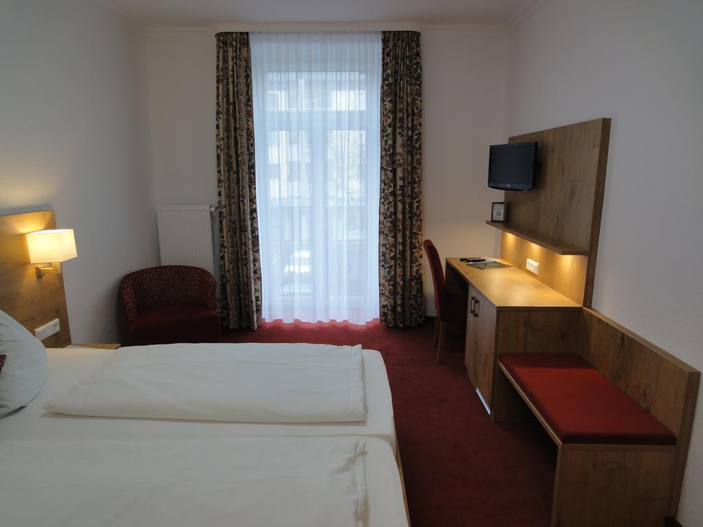 Hotel Krone Rielasingen-Worblingen ภายนอก รูปภาพ