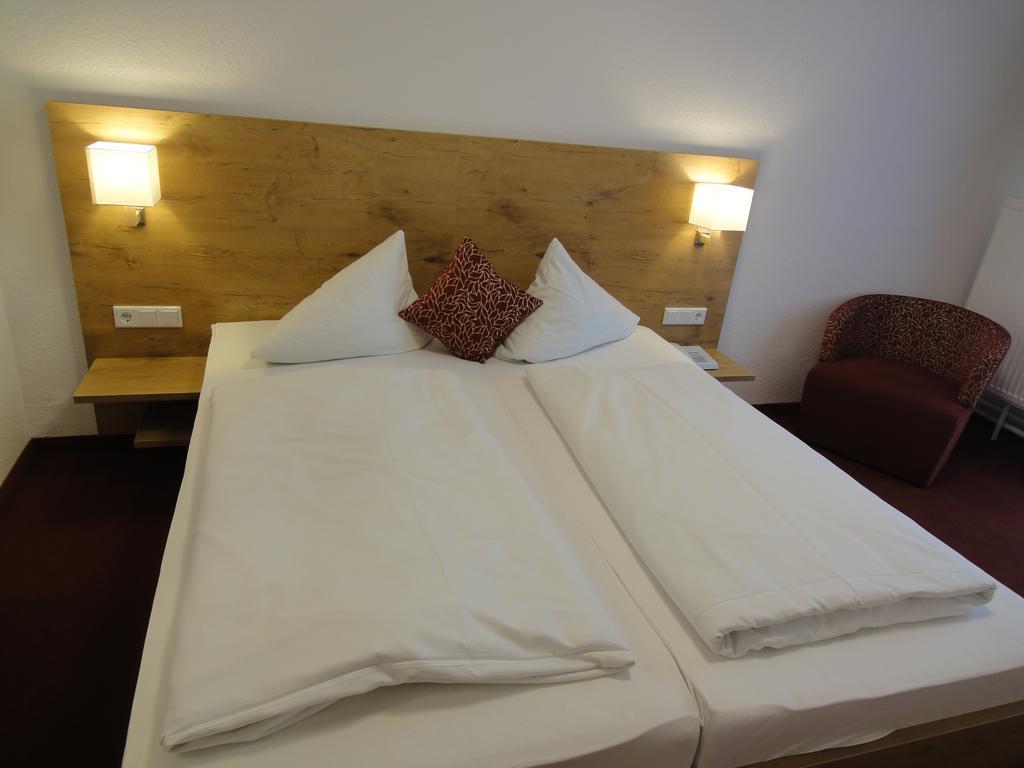Hotel Krone Rielasingen-Worblingen ภายนอก รูปภาพ