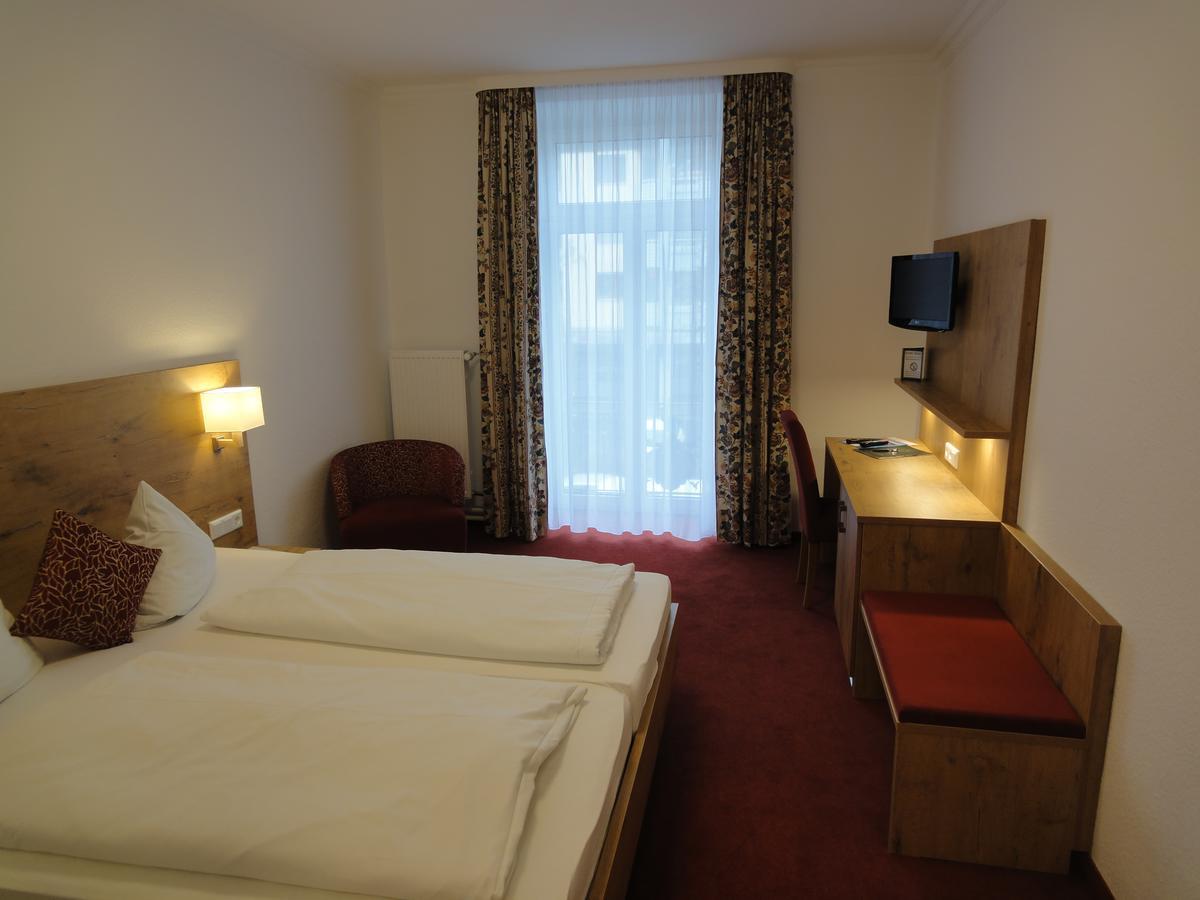 Hotel Krone Rielasingen-Worblingen ภายนอก รูปภาพ