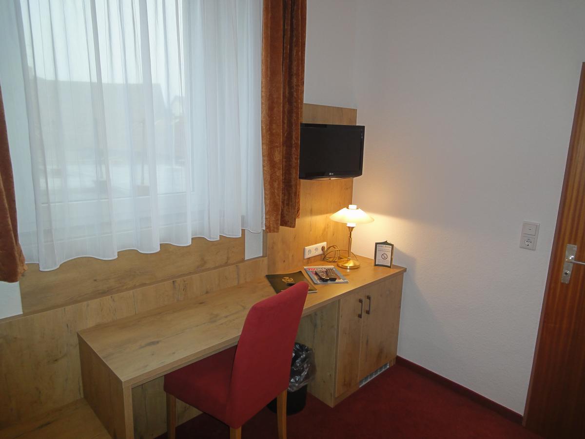 Hotel Krone Rielasingen-Worblingen ภายนอก รูปภาพ