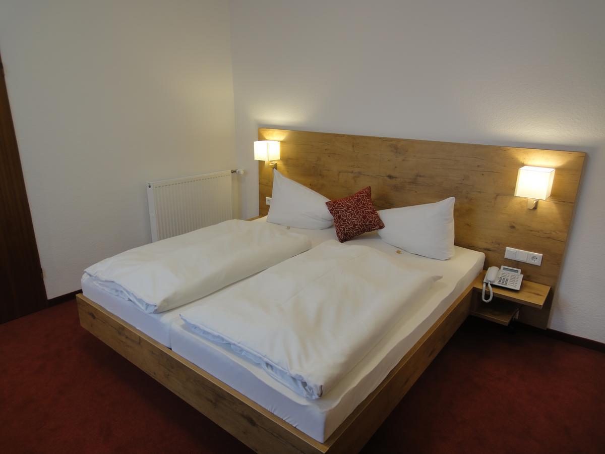 Hotel Krone Rielasingen-Worblingen ภายนอก รูปภาพ