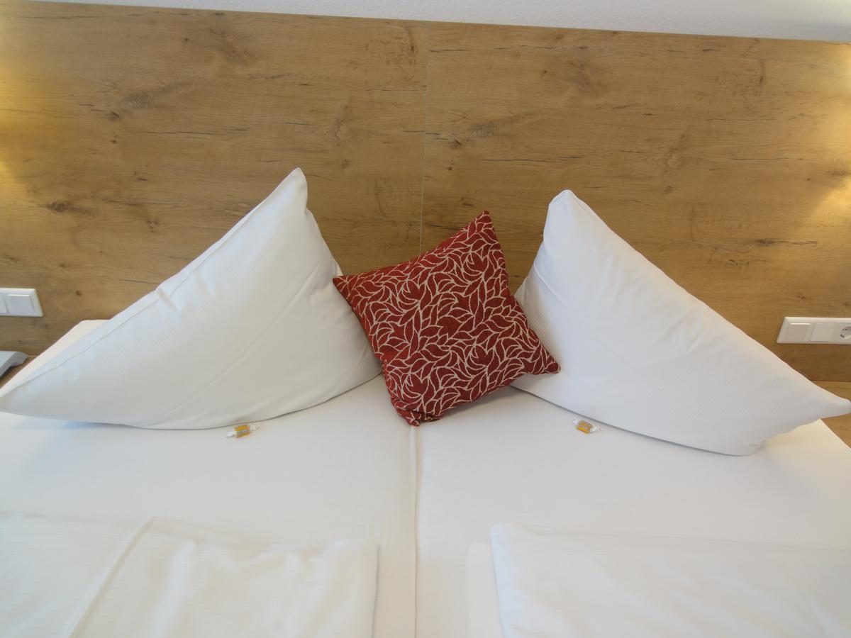 Hotel Krone Rielasingen-Worblingen ภายนอก รูปภาพ