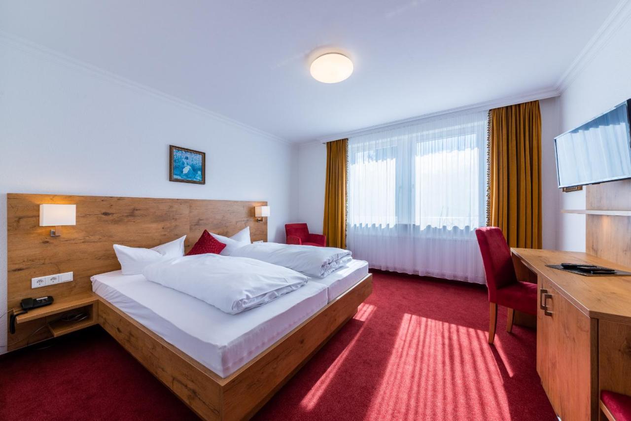 Hotel Krone Rielasingen-Worblingen ภายนอก รูปภาพ