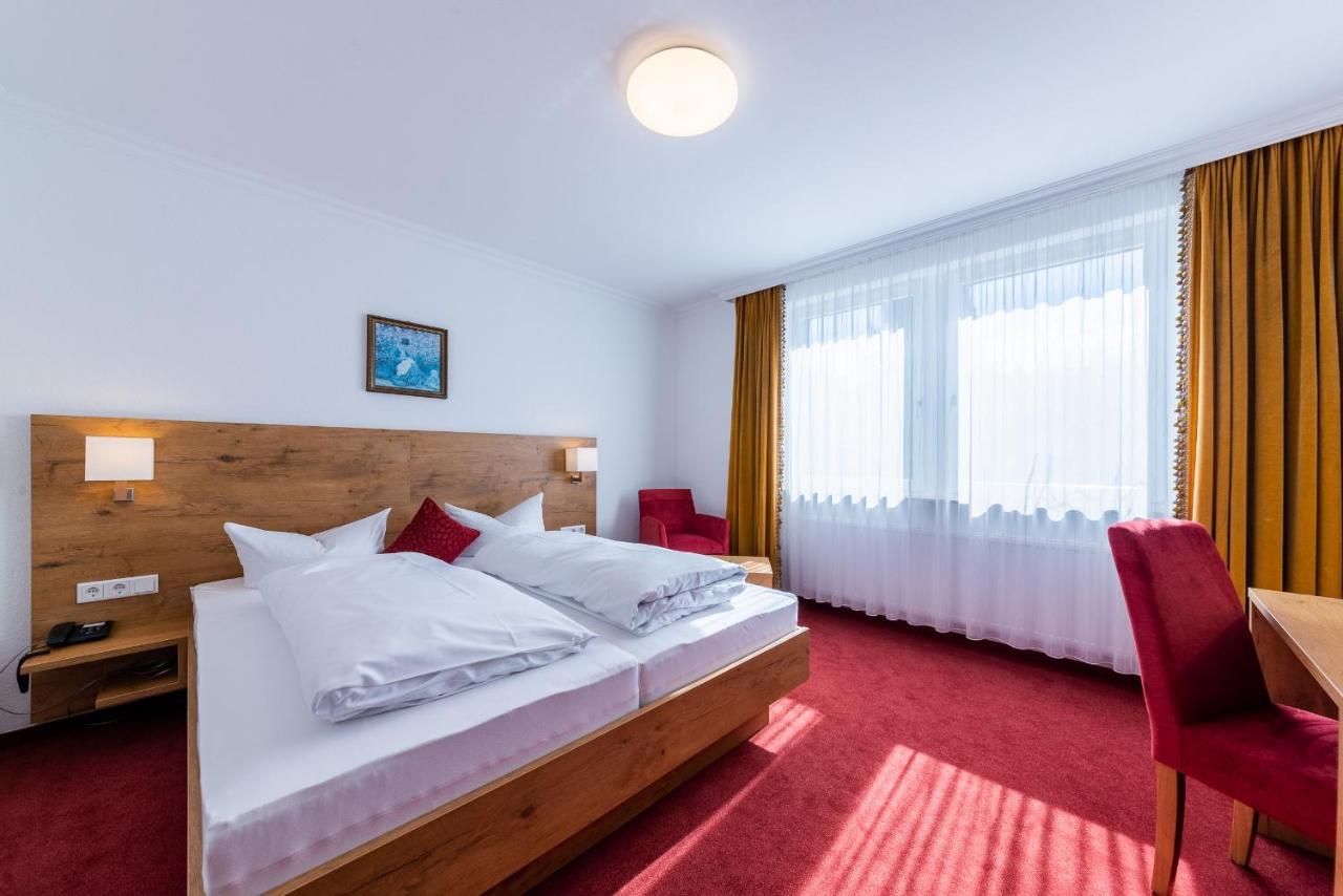 Hotel Krone Rielasingen-Worblingen ภายนอก รูปภาพ