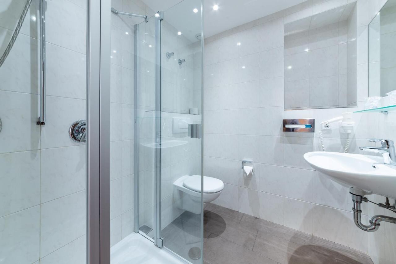 Hotel Krone Rielasingen-Worblingen ภายนอก รูปภาพ