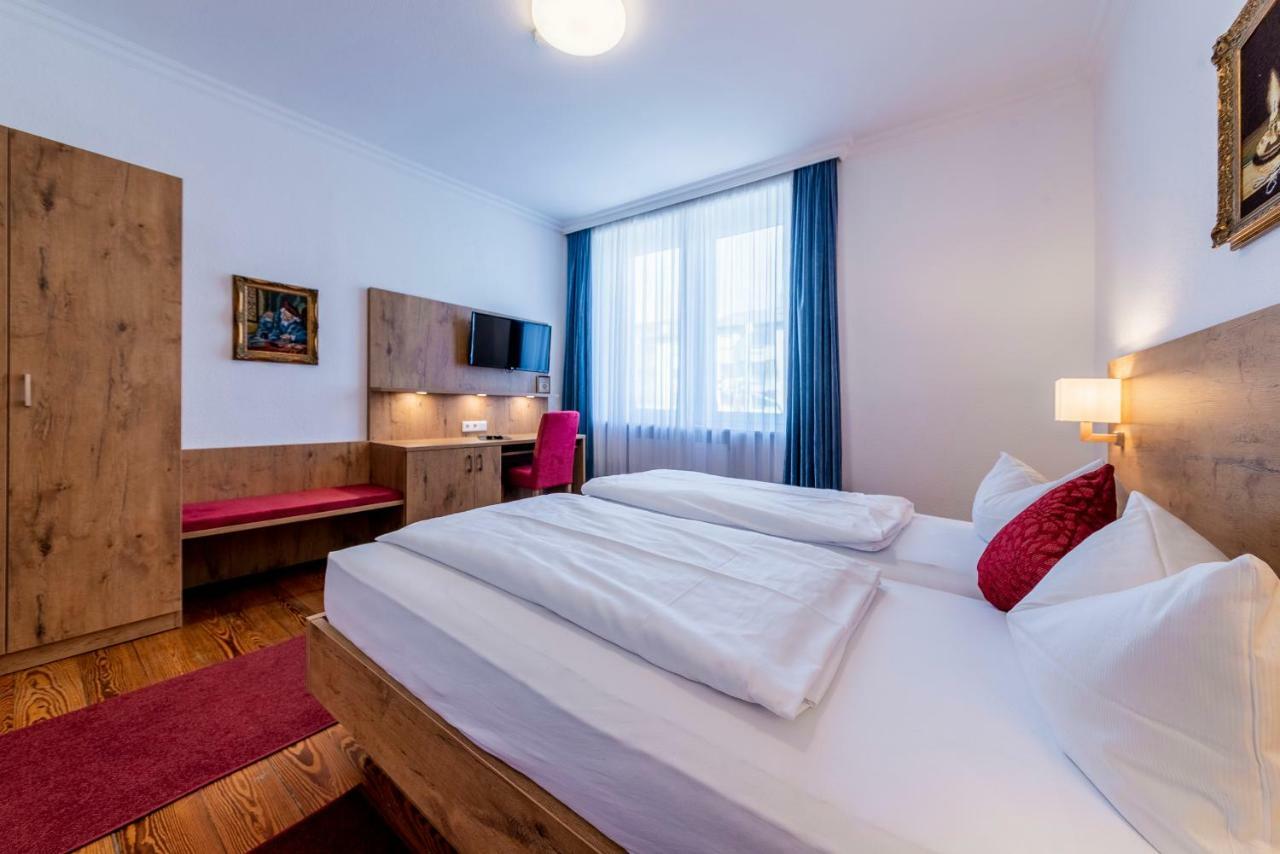 Hotel Krone Rielasingen-Worblingen ภายนอก รูปภาพ